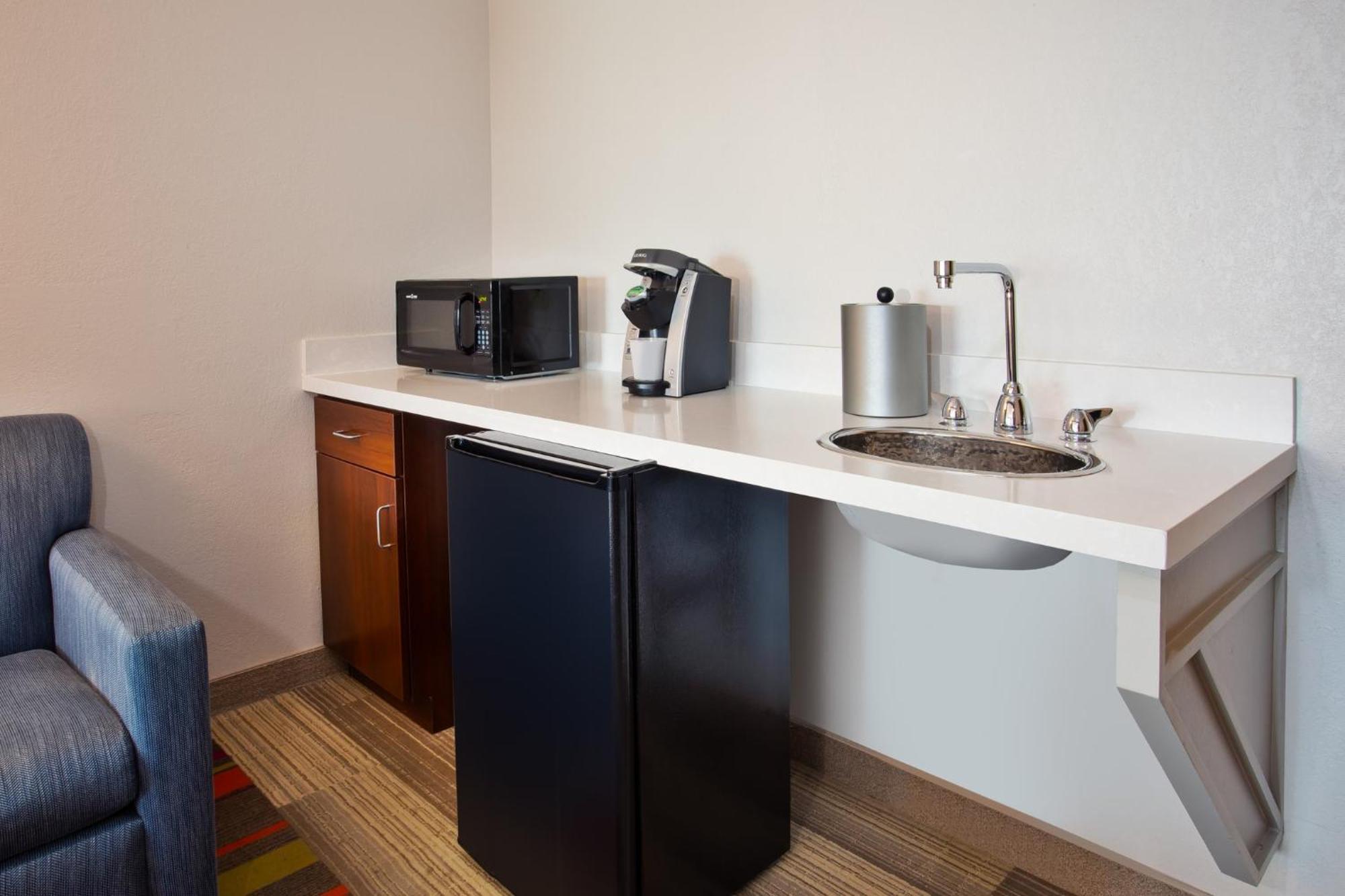 Holiday Inn Express Hotel & Suites Rochester Webster By Ihg Exterior foto