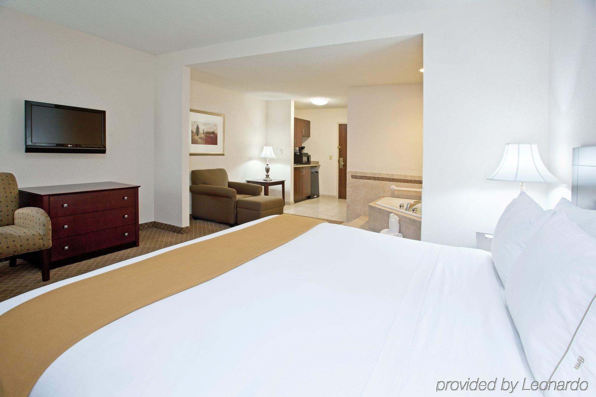 Holiday Inn Express Hotel & Suites Rochester Webster By Ihg Habitación foto